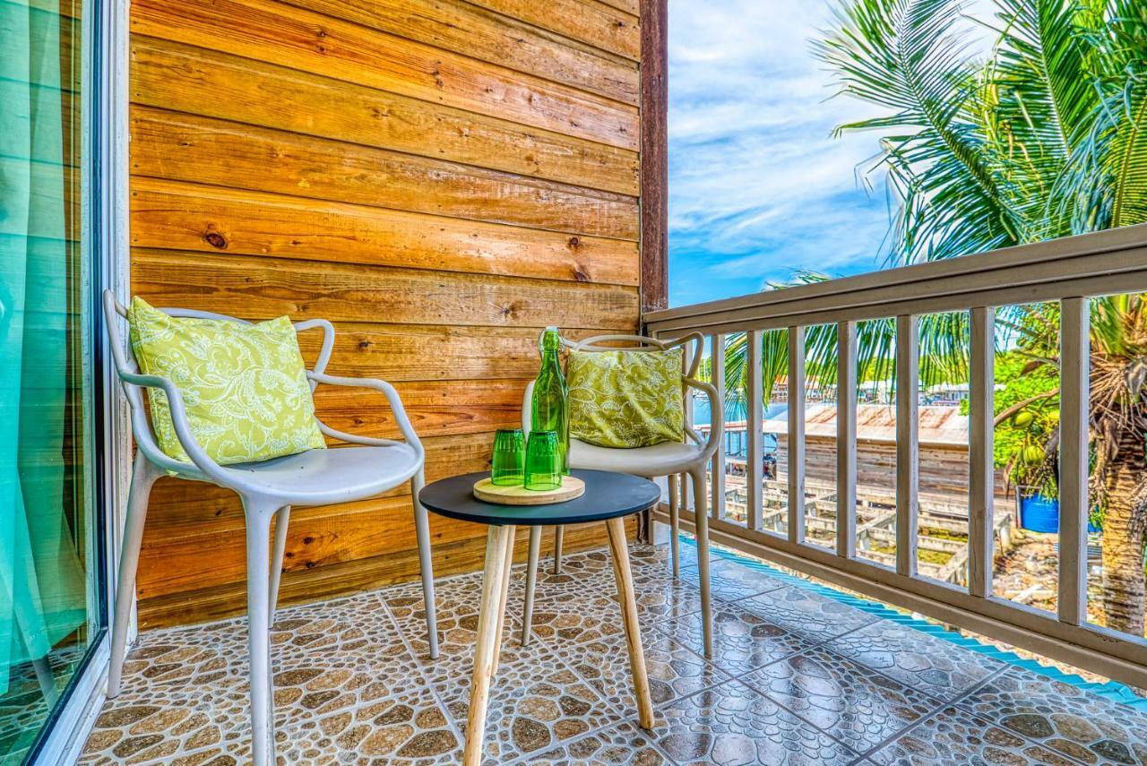 Los Balcones Over The Sea Bocas Town Exterior photo