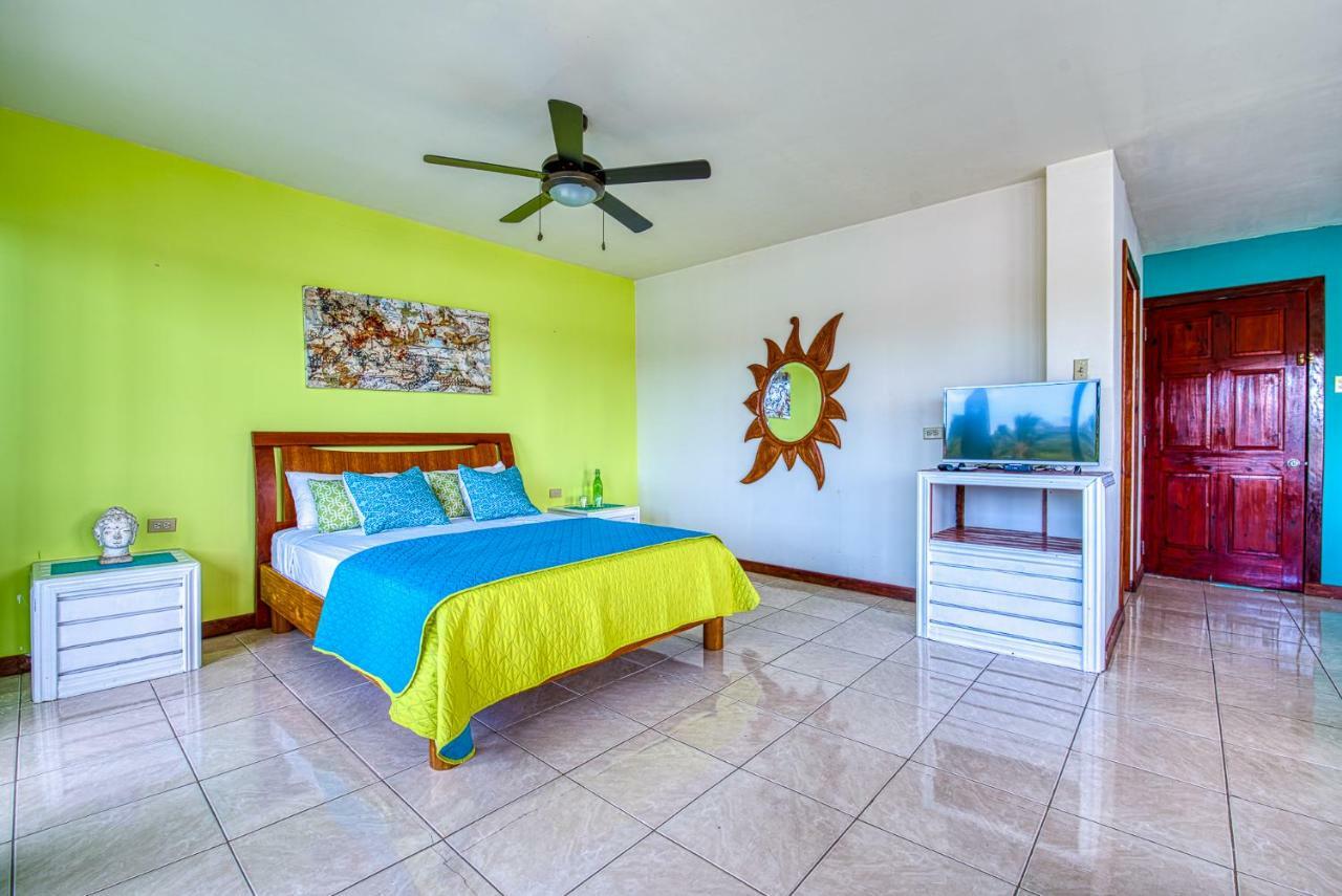 Los Balcones Over The Sea Bocas Town Exterior photo