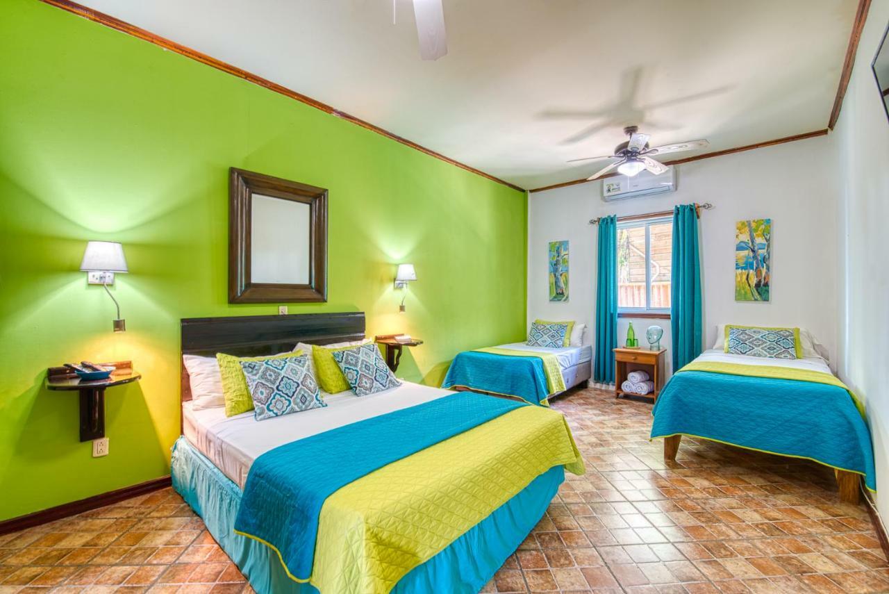 Los Balcones Over The Sea Bocas Town Exterior photo