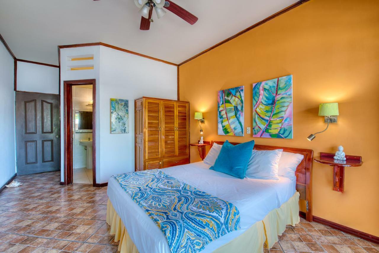 Los Balcones Over The Sea Bocas Town Exterior photo