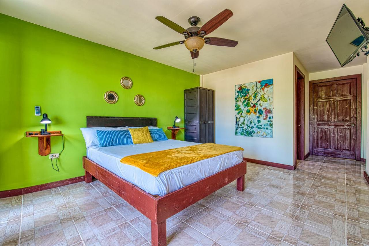 Los Balcones Over The Sea Bocas Town Exterior photo