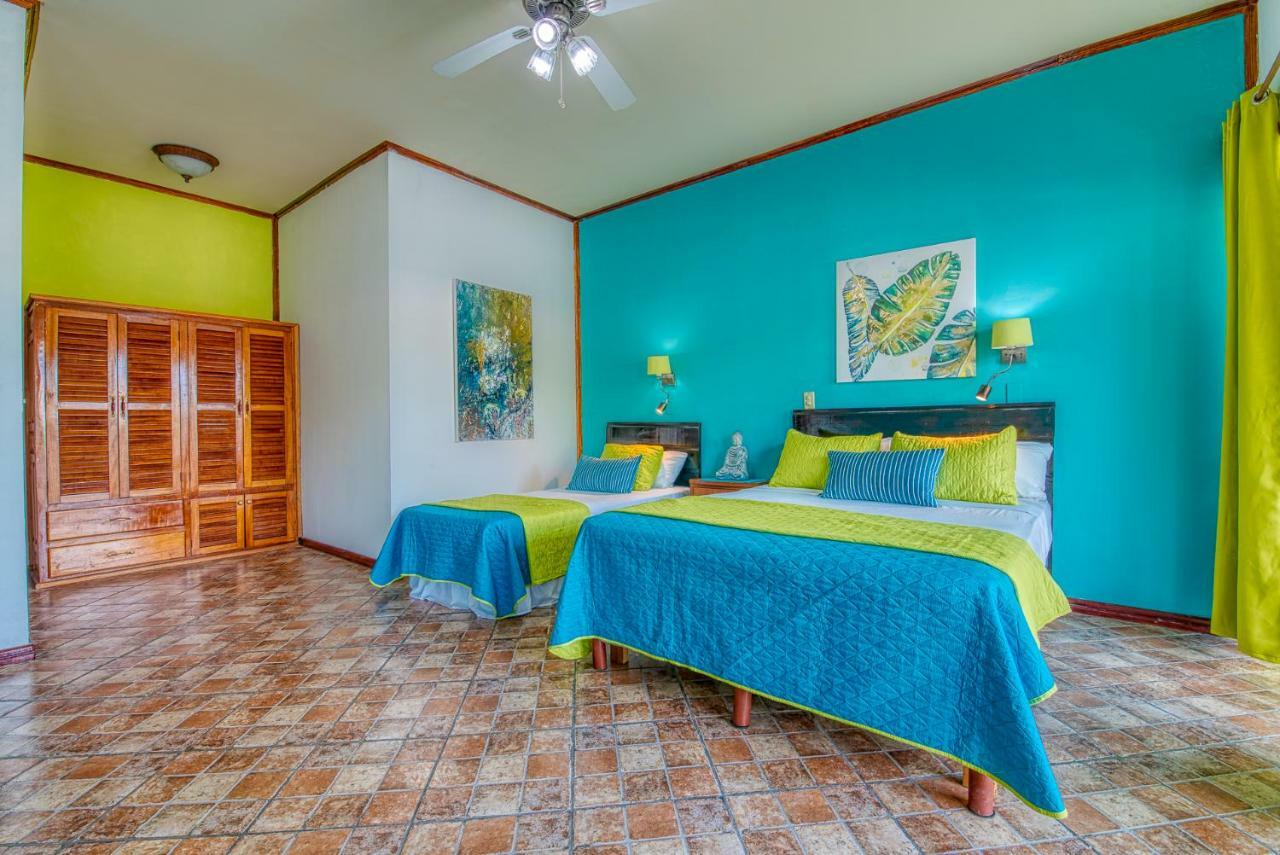 Los Balcones Over The Sea Bocas Town Exterior photo