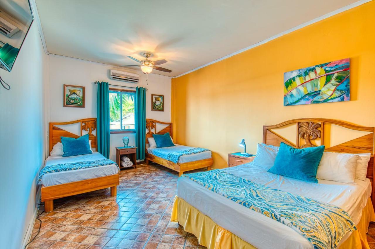 Los Balcones Over The Sea Bocas Town Exterior photo