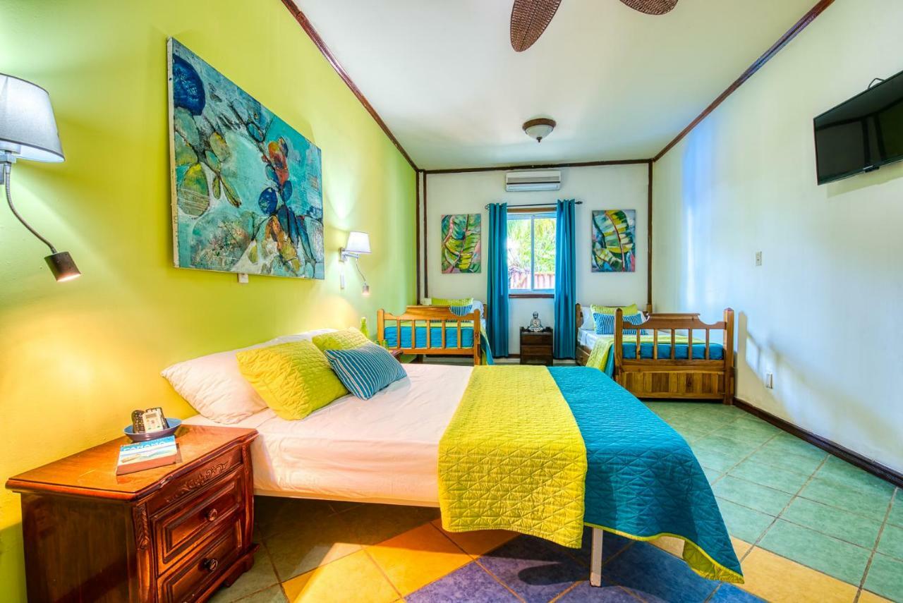 Los Balcones Over The Sea Bocas Town Exterior photo