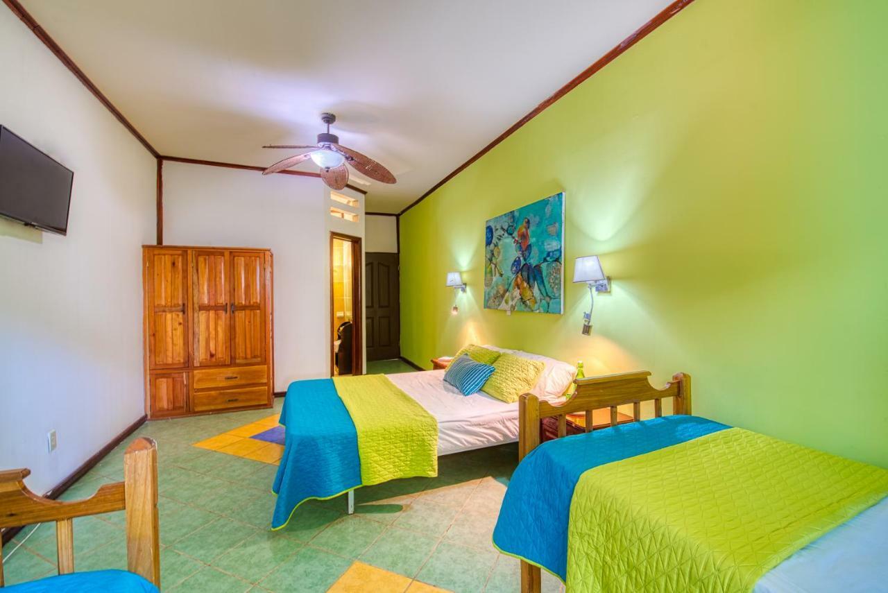Los Balcones Over The Sea Bocas Town Exterior photo